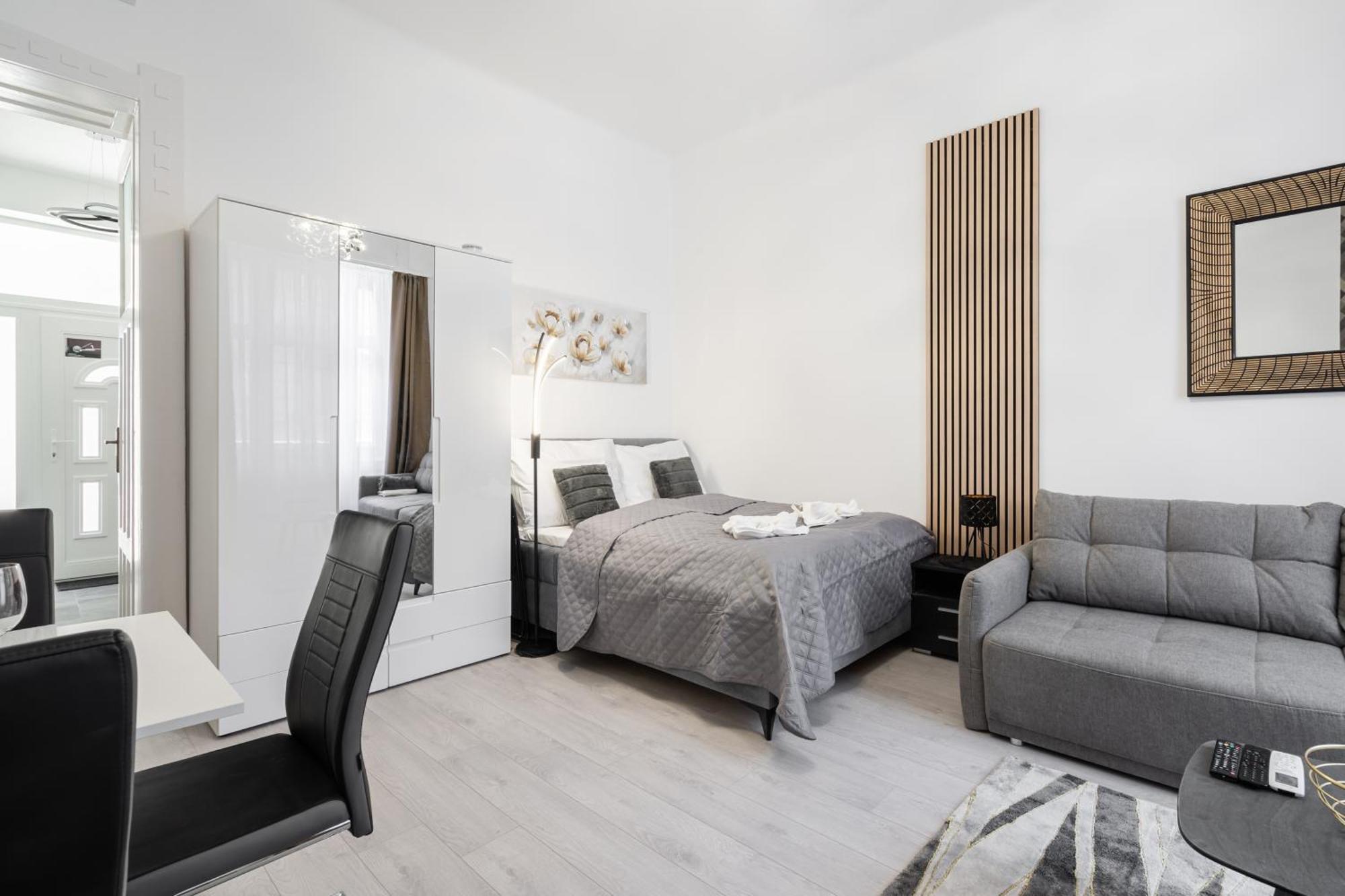 Peak Pointe Apartment Budapest